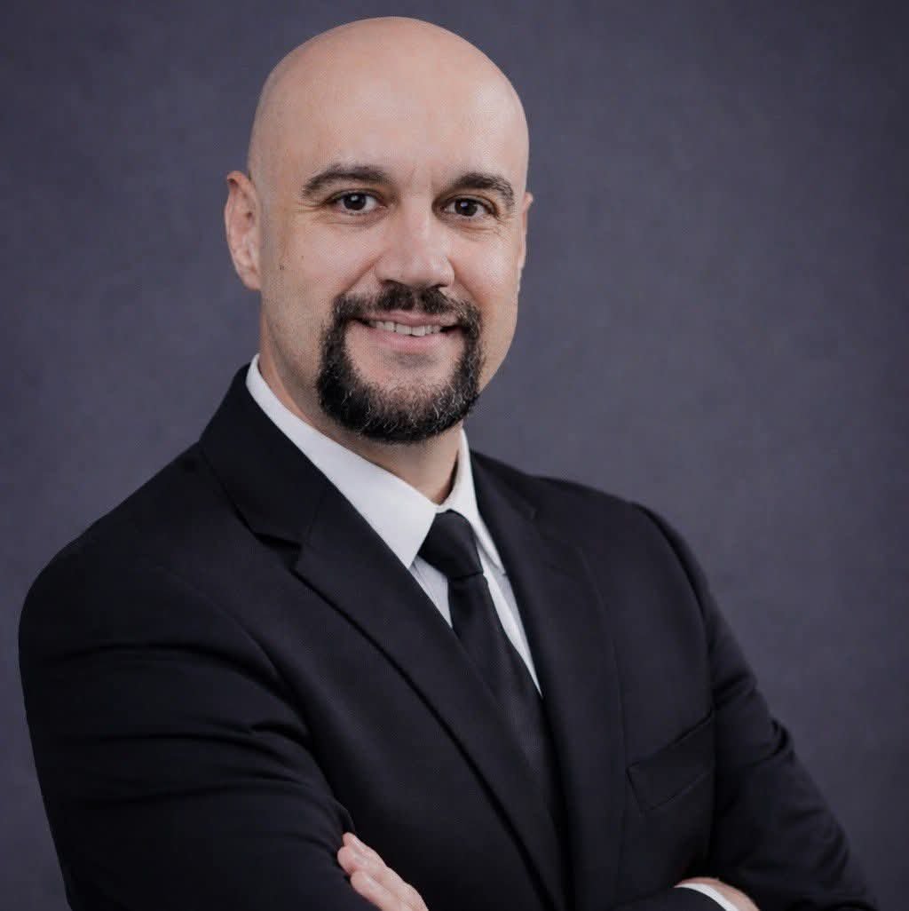 Retrato profissional do Dr. Anderson Cazzeri Russo