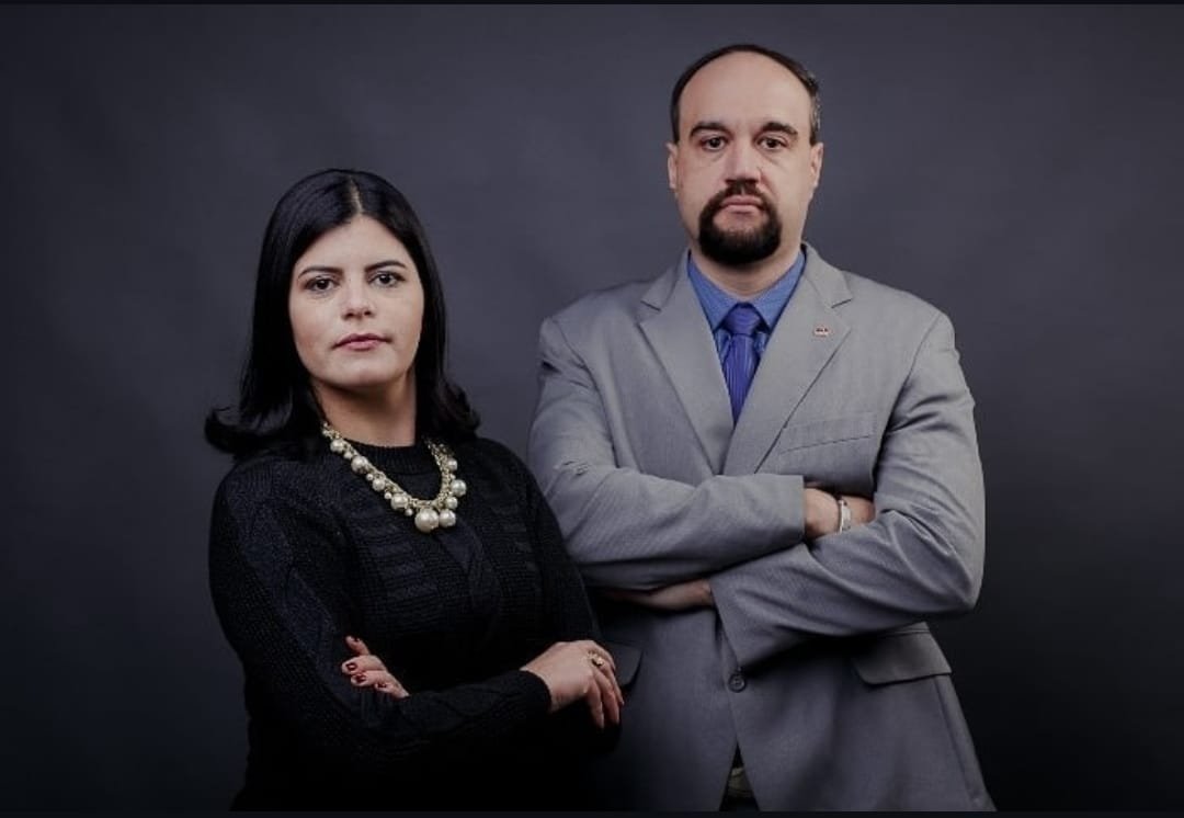 Dra. Itamara Camargo Moraes e Dr. Anderson Cazzeri Russo, sócios do CRCM Advogados